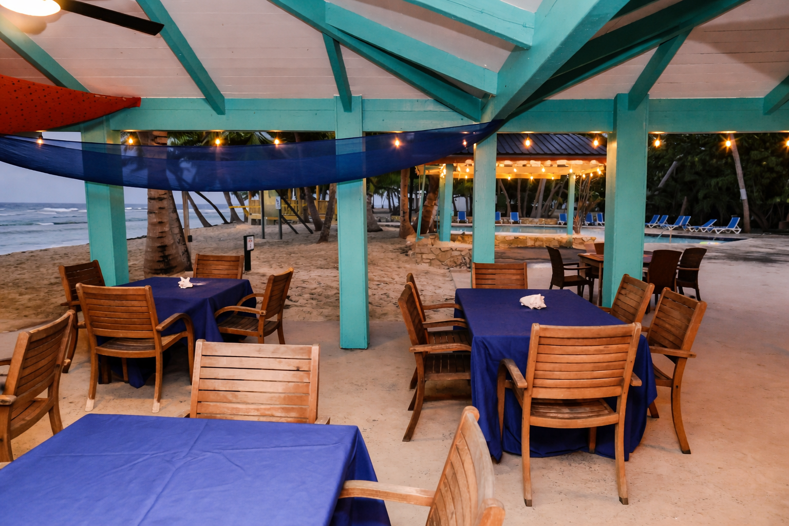 Beach restaurant and dining, Palms Resort & Beach